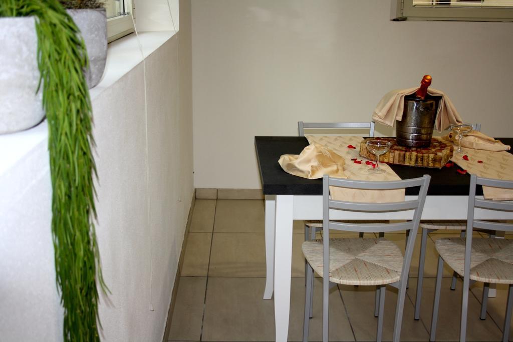Gilda E Vesuvio Apartment Bergamo Bagian luar foto